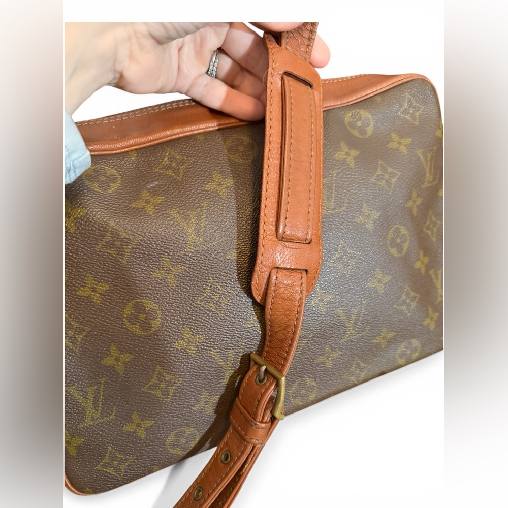 Louis Vuitton Monogram Sac Bandouliere 30 Crossbody Bag - Picture 2 of 8